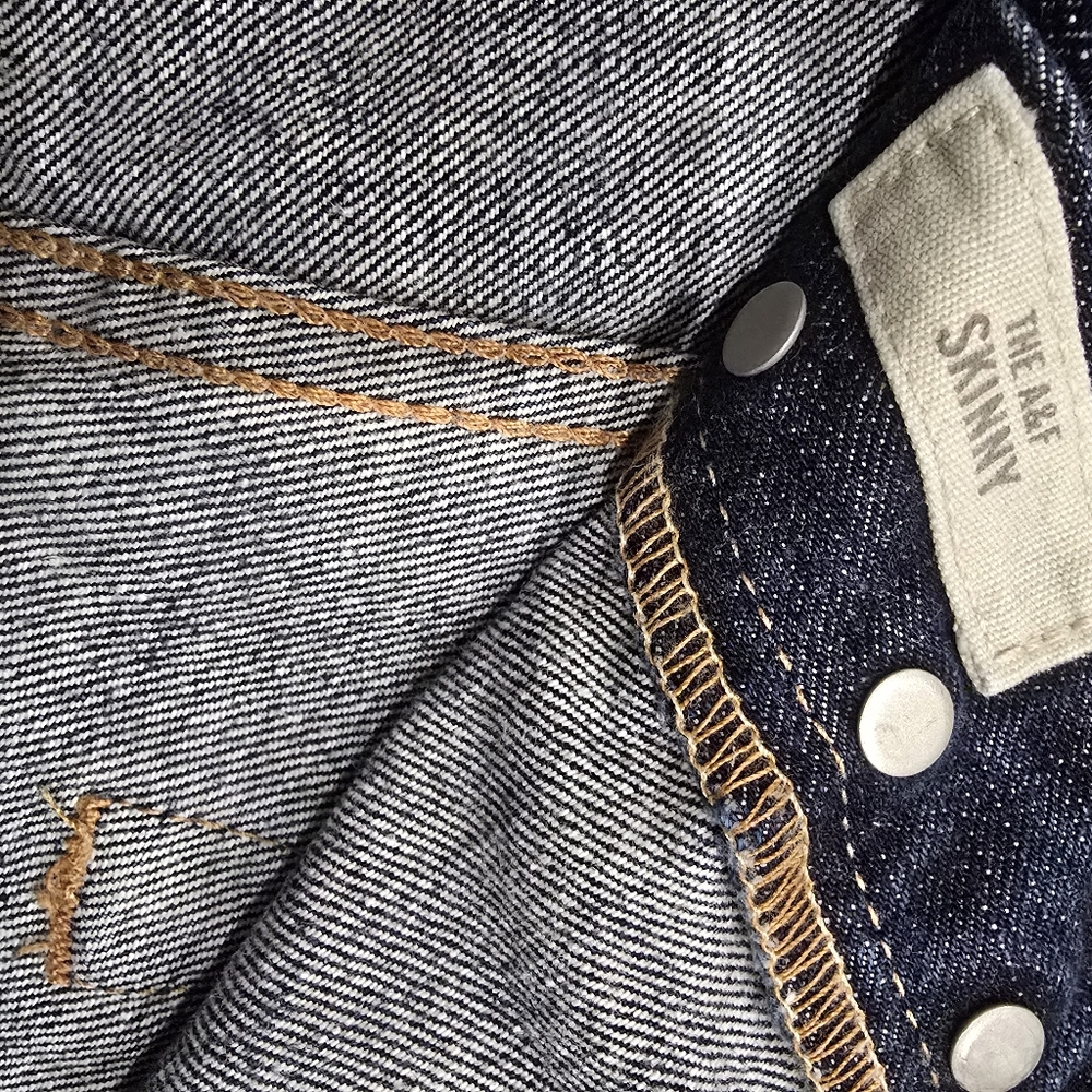 Abercrombie & Fitch Men's 36x32 Skinny Jeans. - Picture 5 of 9